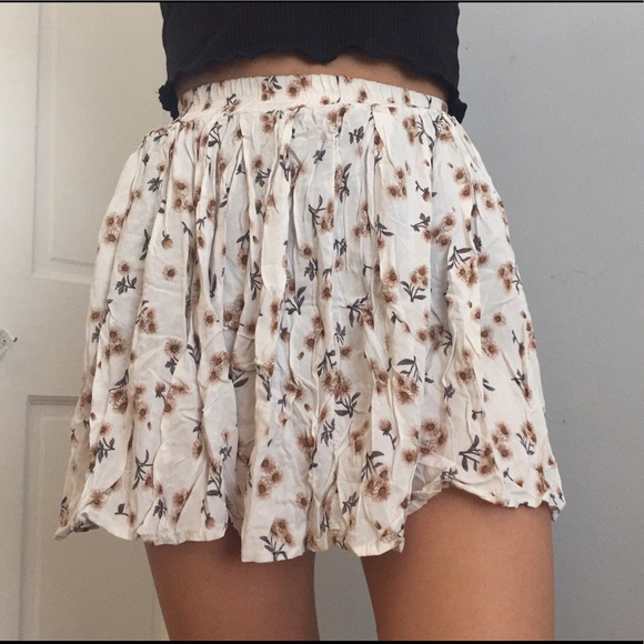 Brandy Melville Dresses & Skirts - Brandy Melville Sunflower Luma Skirt